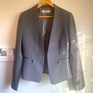 Tahari Arthur S. Levine. Grey suit size 6